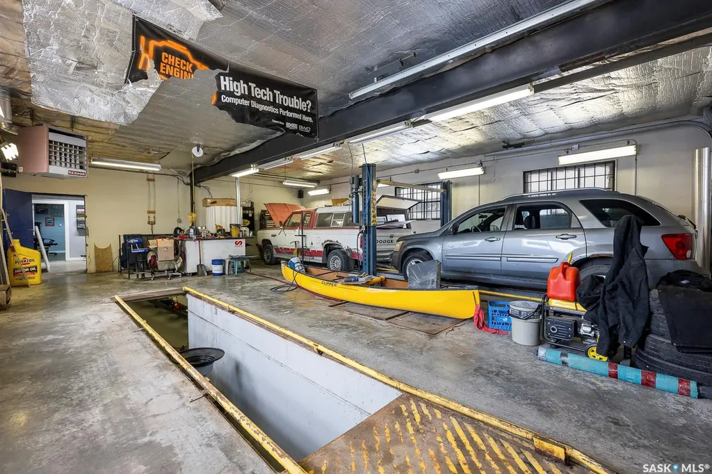 1524 Montreal Street Regina SK S4P 3K1