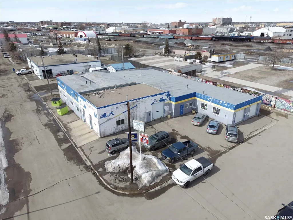 1524 Montreal Street Regina SK S4P 3K1