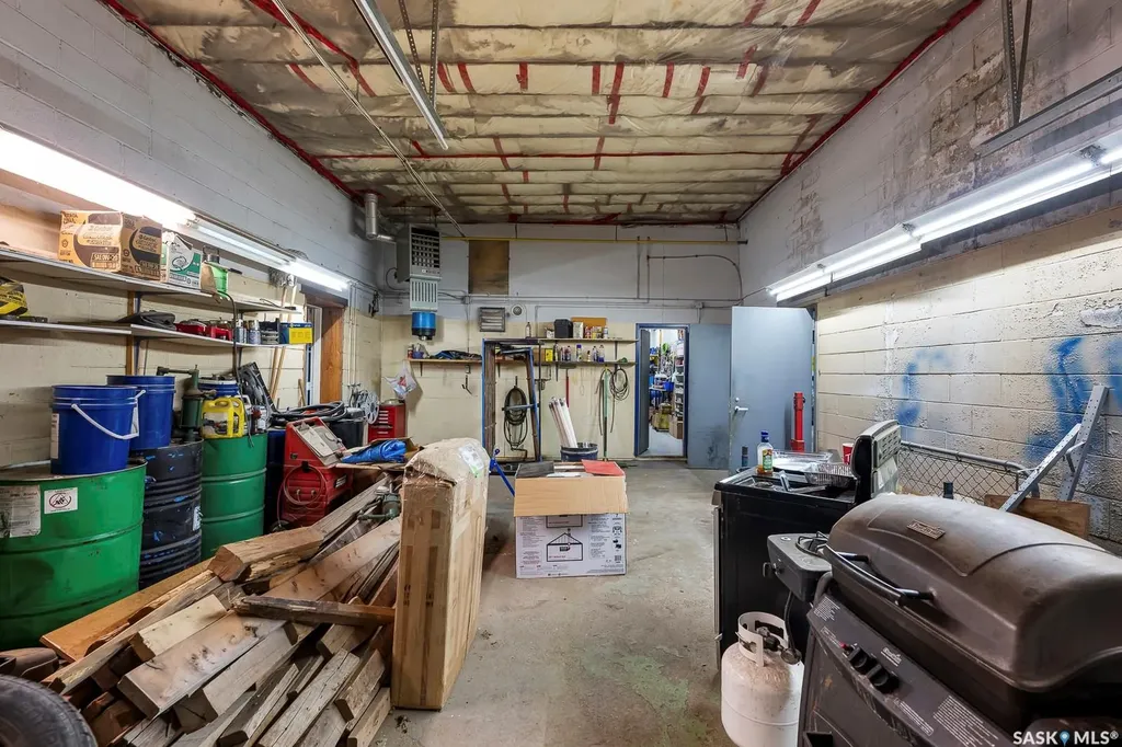 1524 Montreal Street Regina SK S4P 3K1