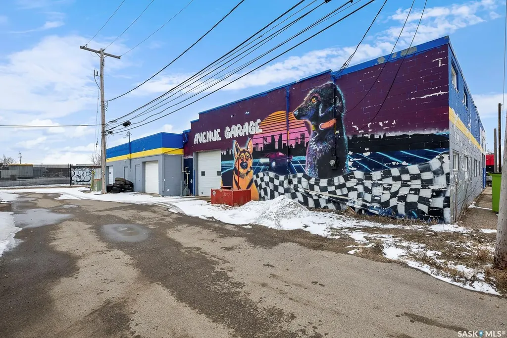 1524 Montreal Street Regina SK S4P 3K1