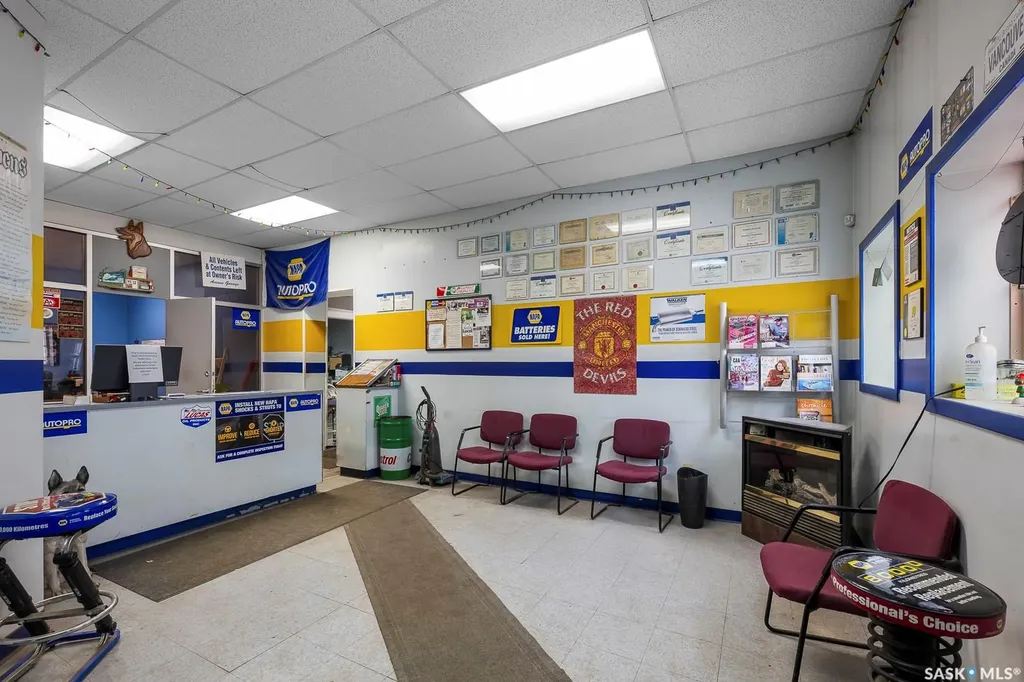 1524 Montreal Street Regina SK S4P 3K1
