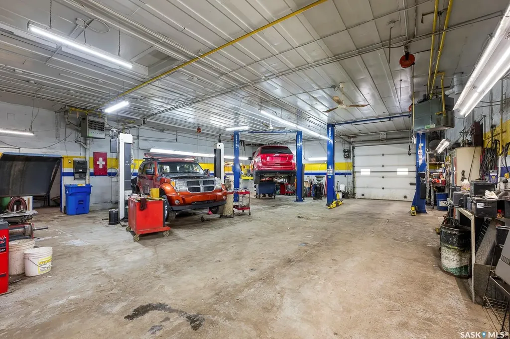 1524 Montreal Street Regina SK S4P 3K1