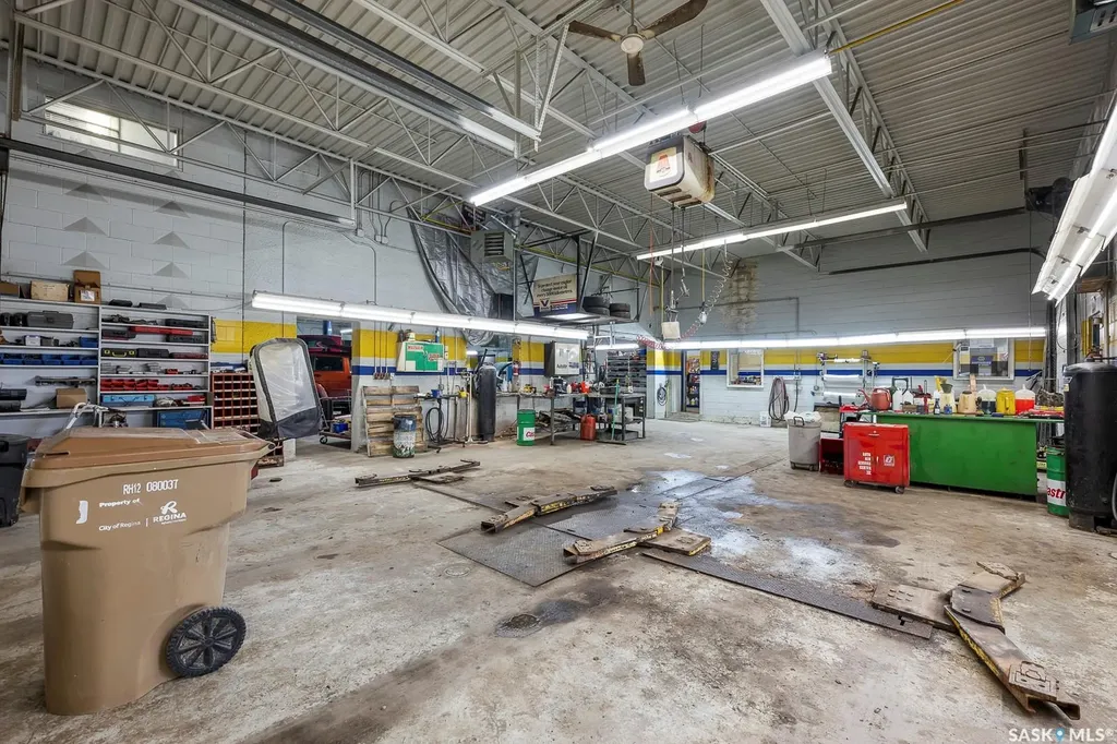 1524 Montreal Street Regina SK S4P 3K1