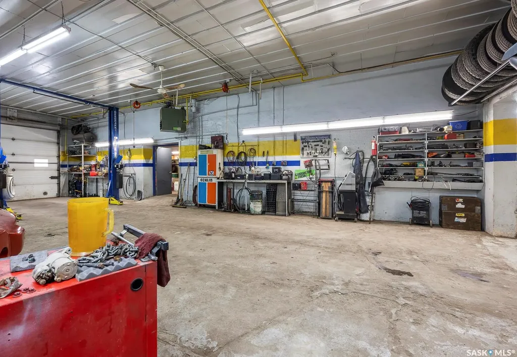 1524 Montreal Street Regina SK S4P 3K1