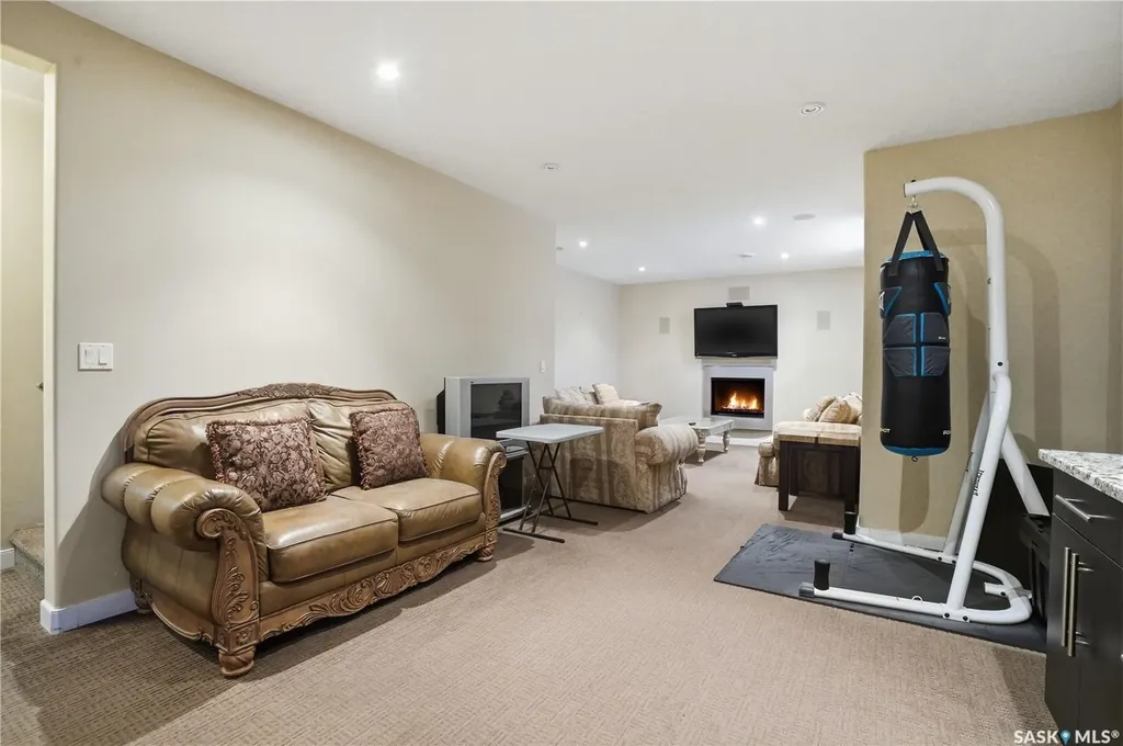 215 Beechwood Crescent Saskatoon SK S7V 1K6