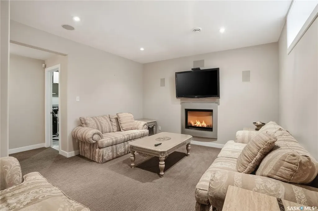 215 Beechwood Crescent Saskatoon SK S7V 1K6