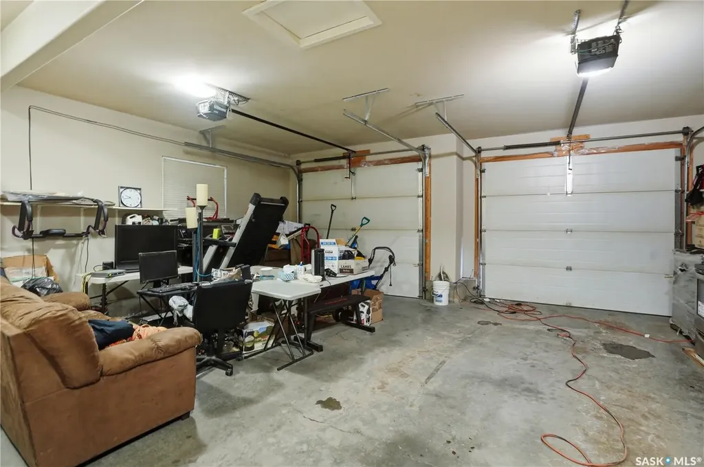 215 Beechwood Crescent Saskatoon SK S7V 1K6