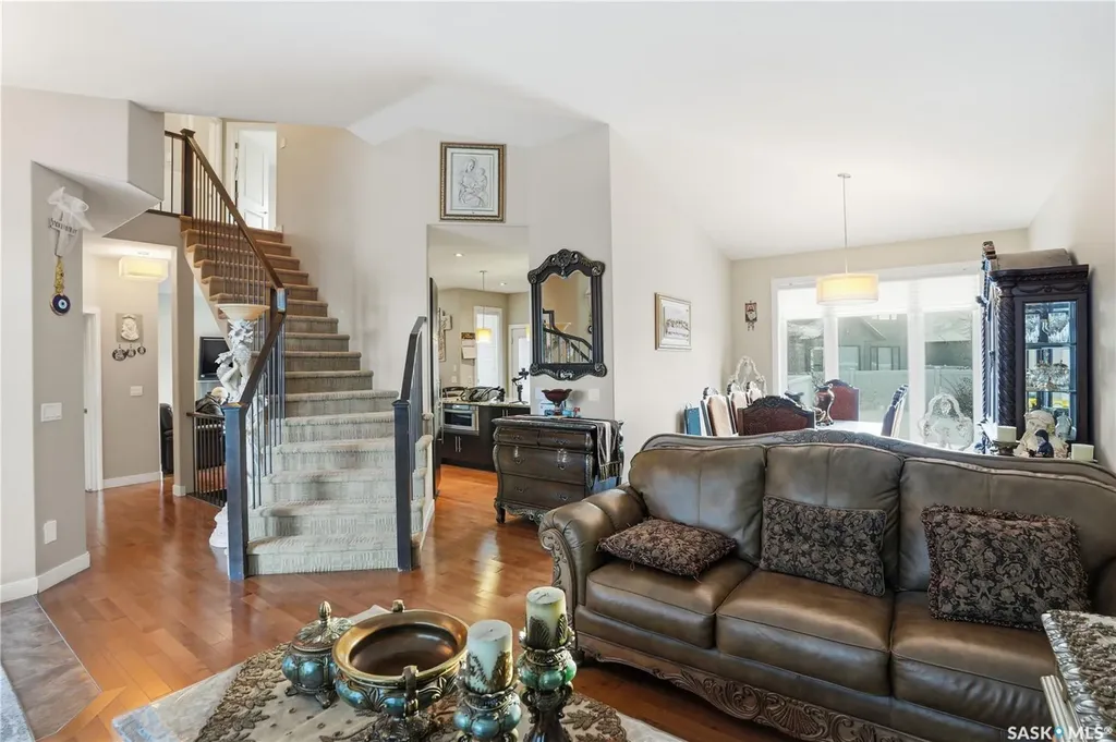 215 Beechwood Crescent Saskatoon SK S7V 1K6