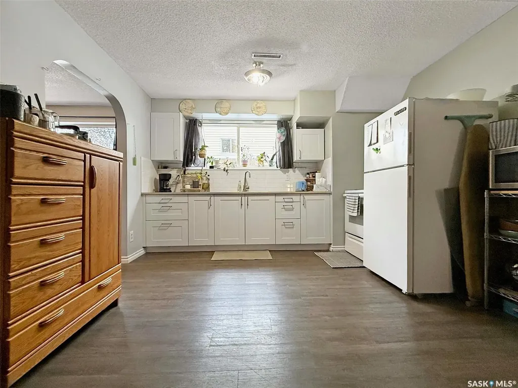 271 14th Avenue NE Swift Current SK S9H 2W8