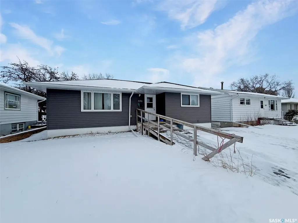 271 14th Avenue NE Swift Current SK S9H 2W8