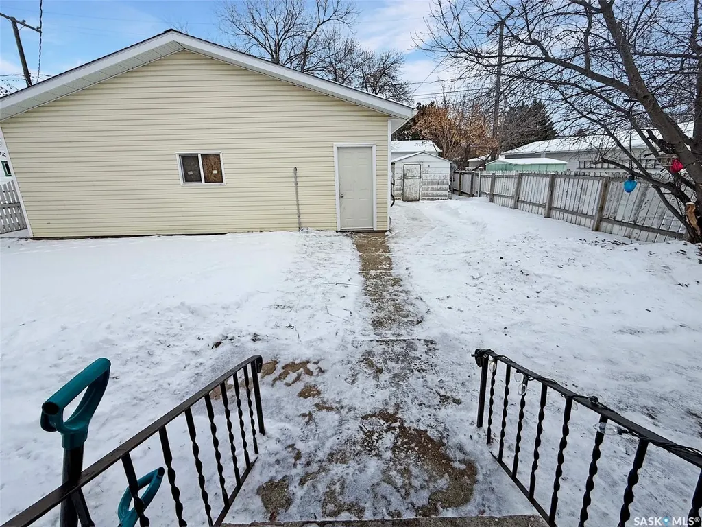 271 14th Avenue NE Swift Current SK S9H 2W8
