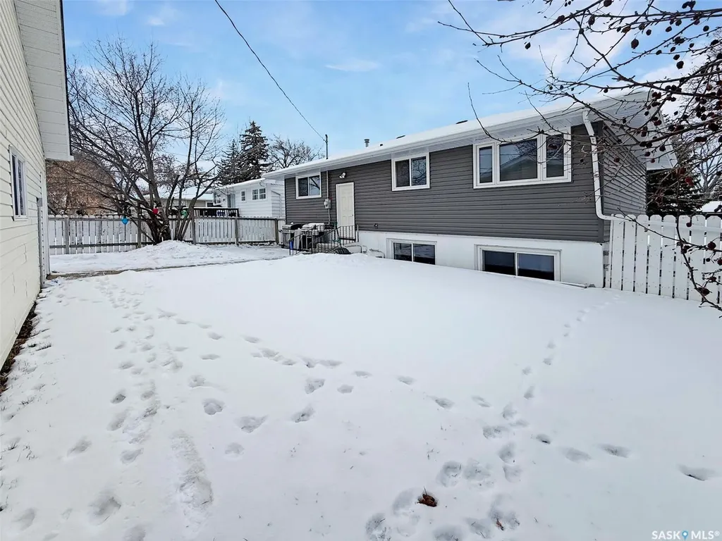 271 14th Avenue NE Swift Current SK S9H 2W8