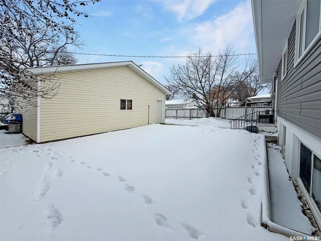 271 14th Avenue NE Swift Current SK S9H 2W8