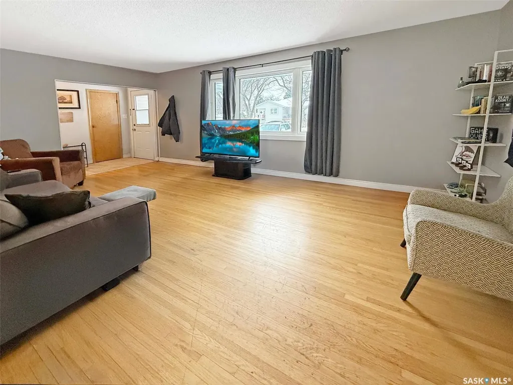 271 14th Avenue NE Swift Current SK S9H 2W8