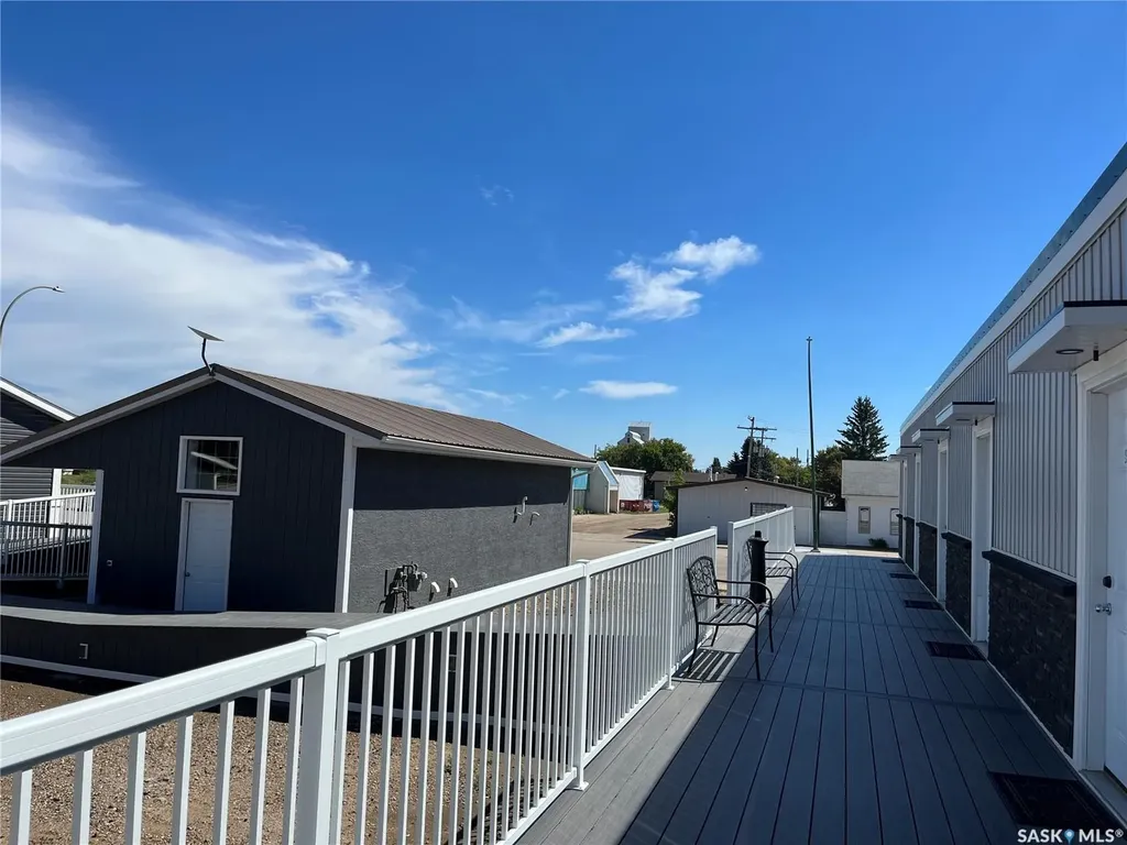 31 And 11 Main Street Leoville SK S0J 1N0