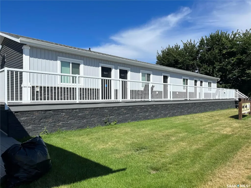 31 And 11 Main Street Leoville SK S0J 1N0