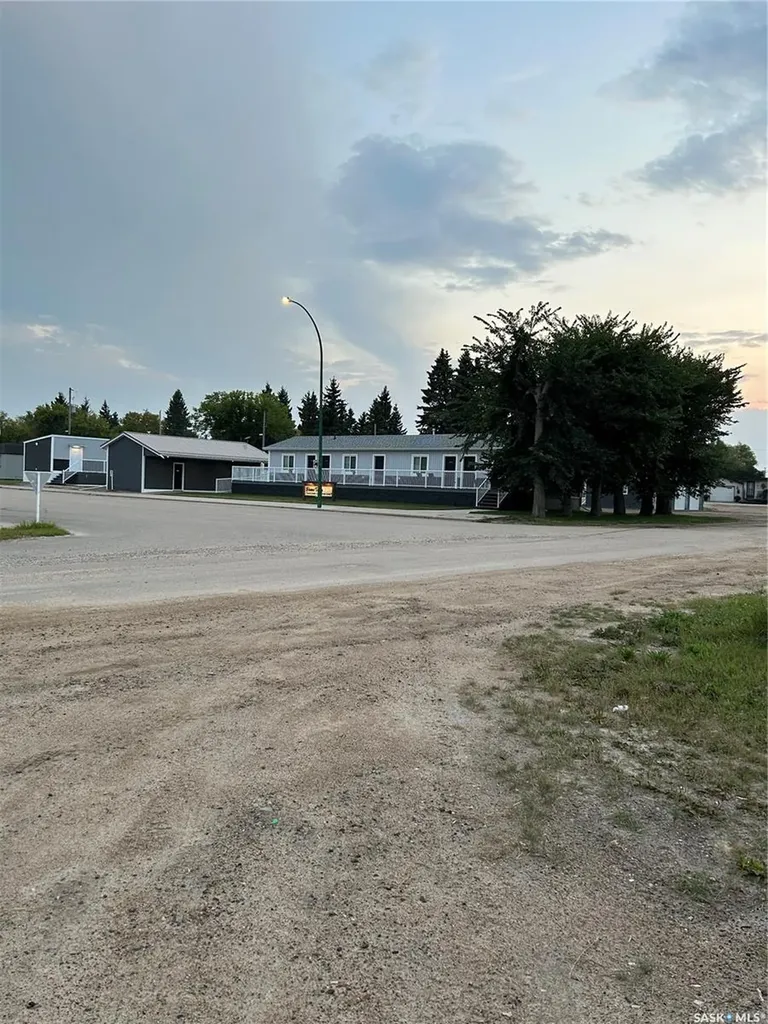 31 And 11 Main Street Leoville SK S0J 1N0