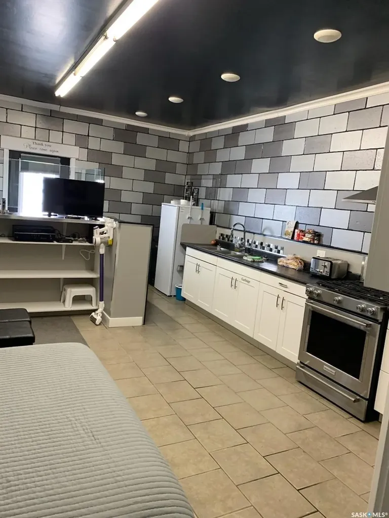 31 And 11 Main Street Leoville SK S0J 1N0