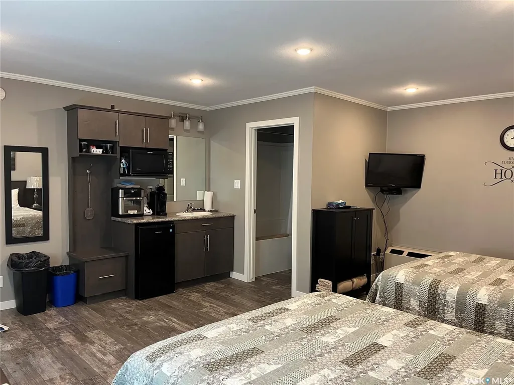 31 And 11 Main Street Leoville SK S0J 1N0