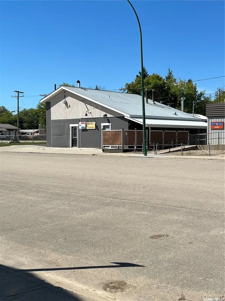 31 And 11 Main Street Leoville SK S0J 1N0