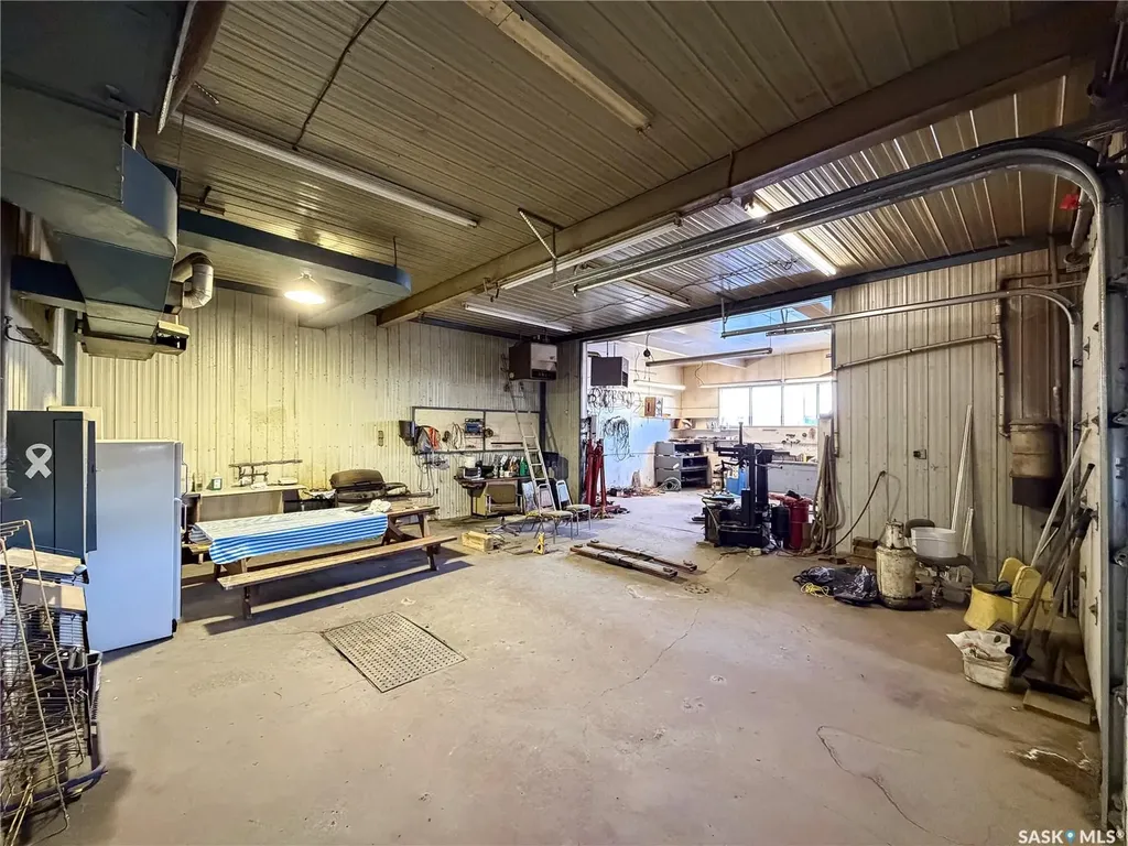 870 3rd Avenue W Shaunavon SK S0N 2M0