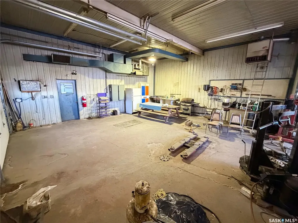 870 3rd Avenue W Shaunavon SK S0N 2M0