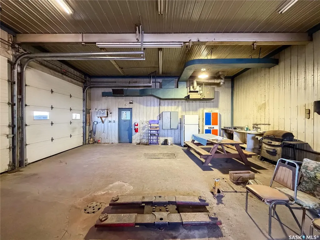 870 3rd Avenue W Shaunavon SK S0N 2M0
