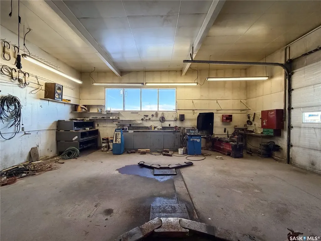 870 3rd Avenue W Shaunavon SK S0N 2M0