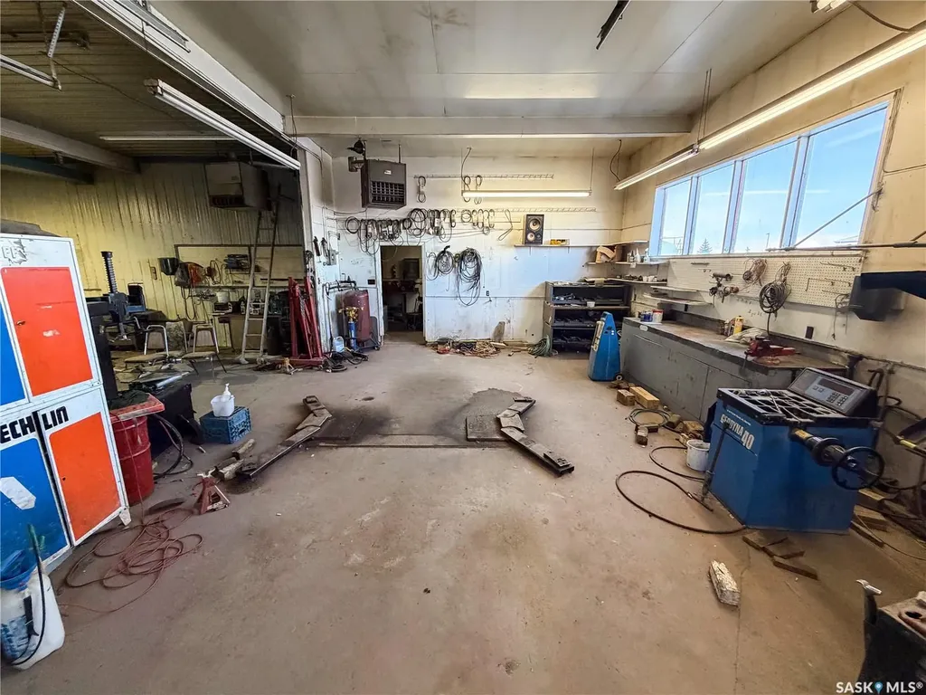 870 3rd Avenue W Shaunavon SK S0N 2M0