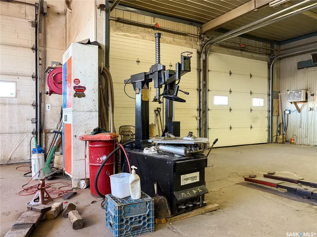 870 3rd Avenue W Shaunavon SK S0N 2M0