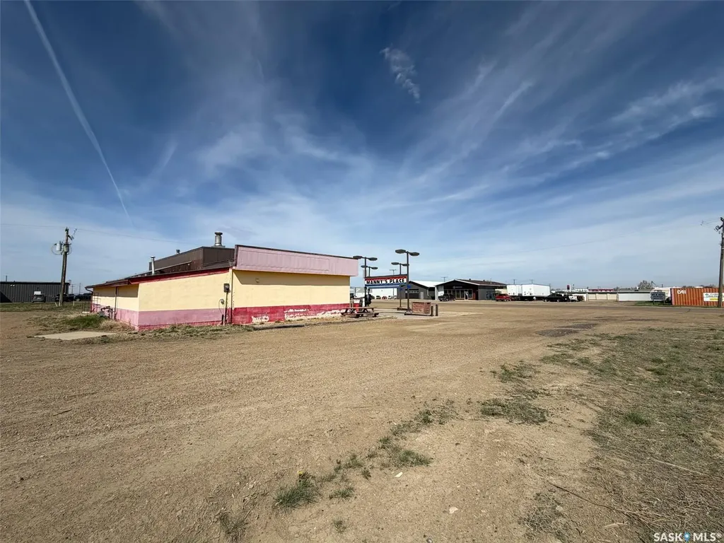 870 3rd Avenue W Shaunavon SK S0N 2M0