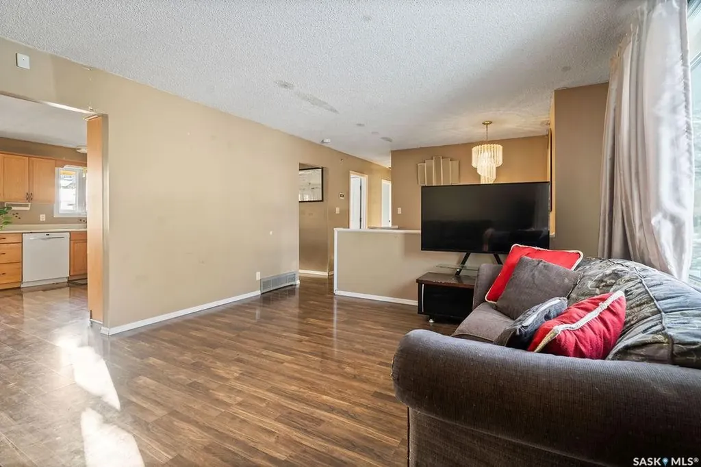 50 Hyland Crescent Regina SK S4R 7P3