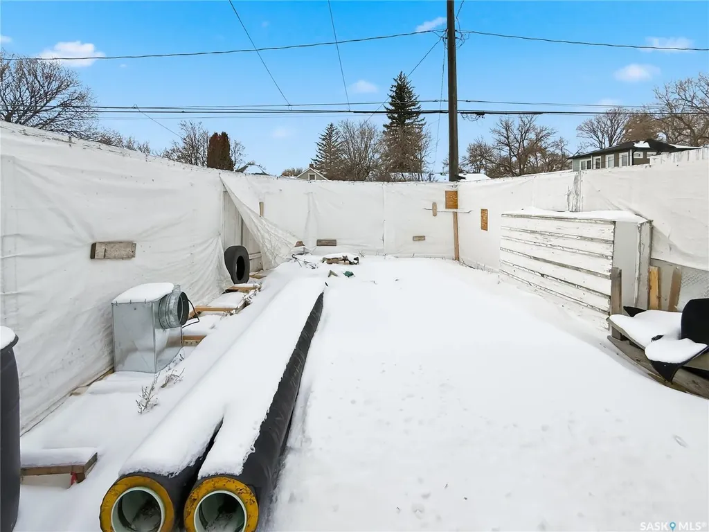 236 7th Avenue NW Swift Current SK S9H 0Y8