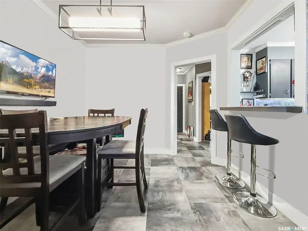 236 7th Avenue NW Swift Current SK S9H 0Y8