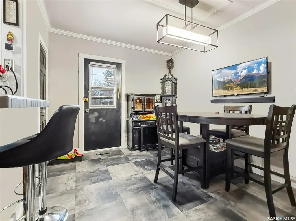 236 7th Avenue NW Swift Current SK S9H 0Y8