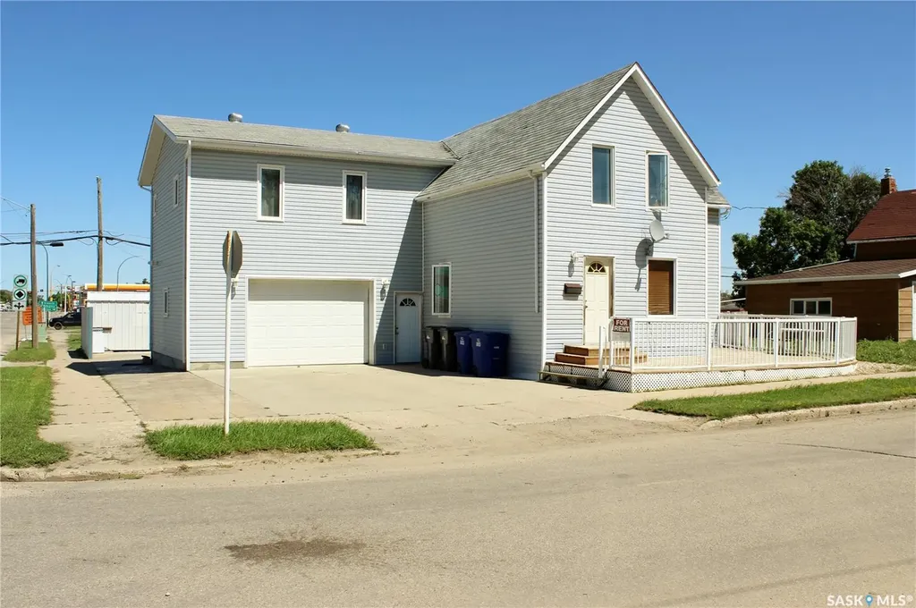 3 2nd Avenue SE Weyburn SK S4H 1W7