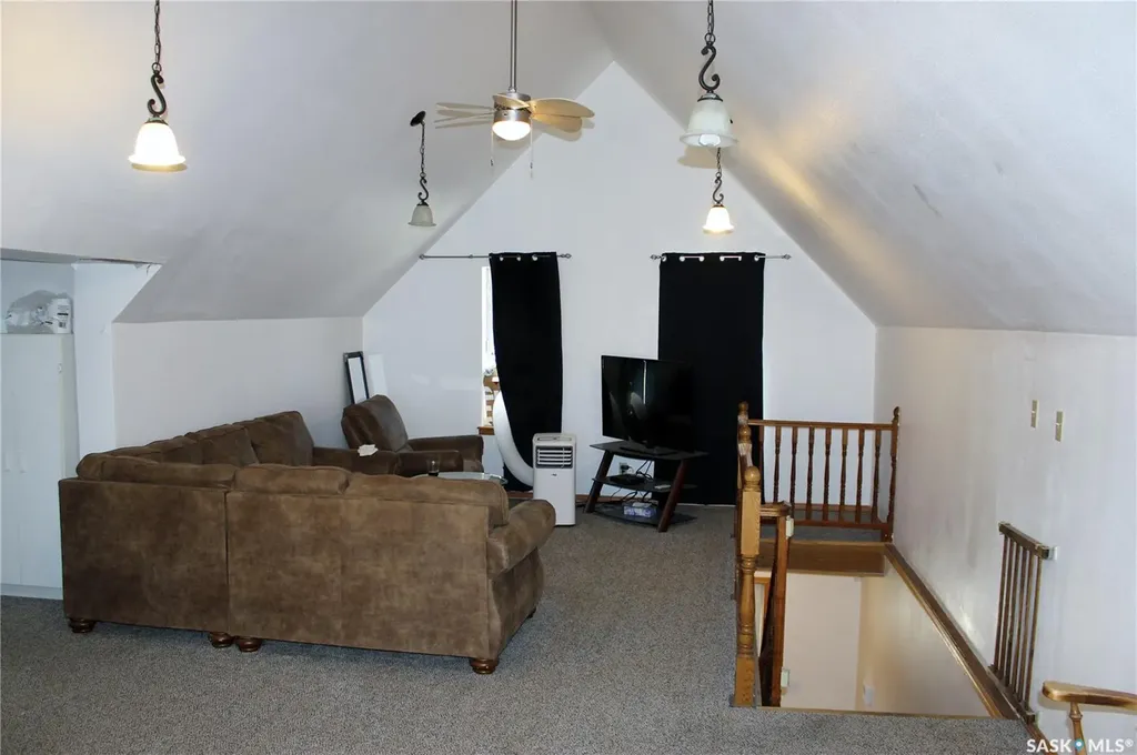 3 2nd Avenue SE Weyburn SK S4H 1W7
