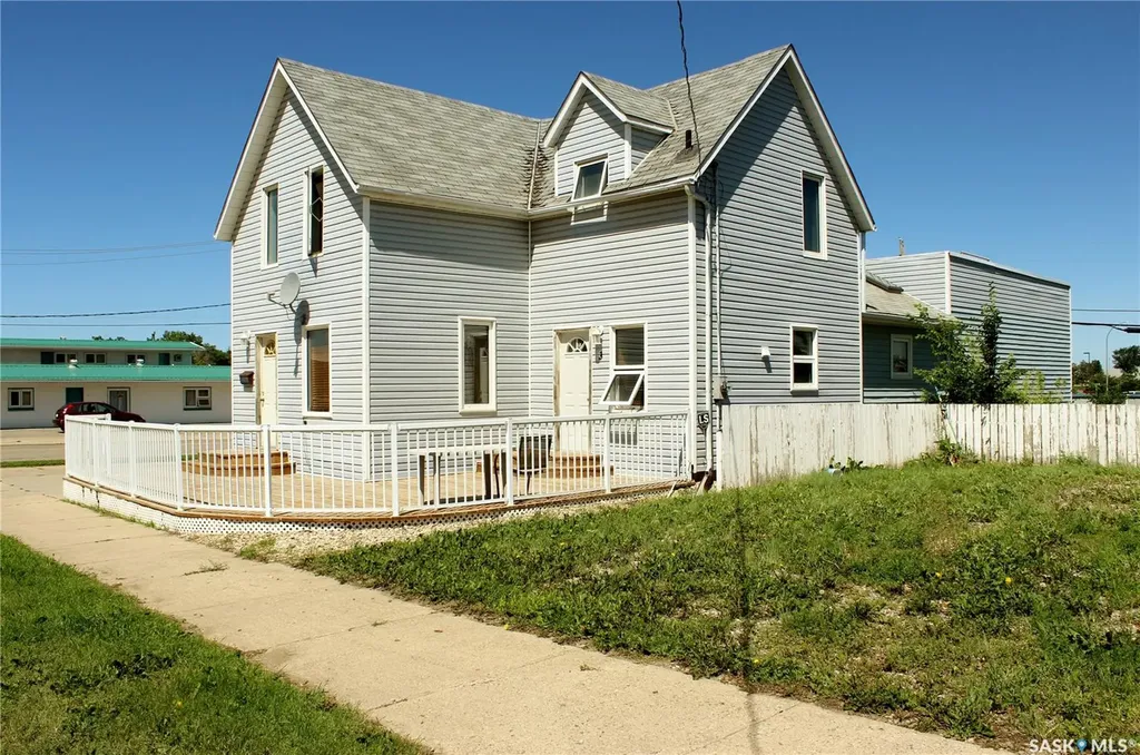 3 2nd Avenue SE Weyburn SK S4H 1W7