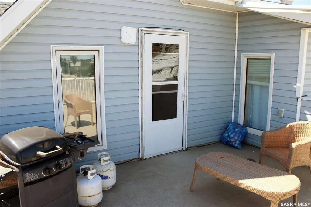 3 2nd Avenue SE Weyburn SK S4H 1W7