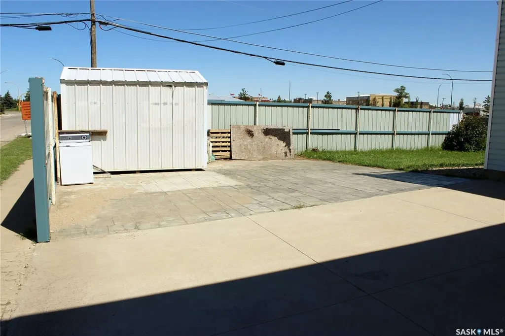 3 2nd Avenue SE Weyburn SK S4H 1W7