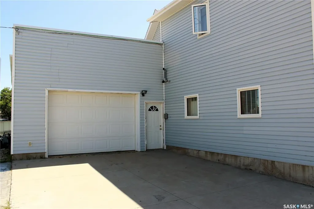 3 2nd Avenue SE Weyburn SK S4H 1W7