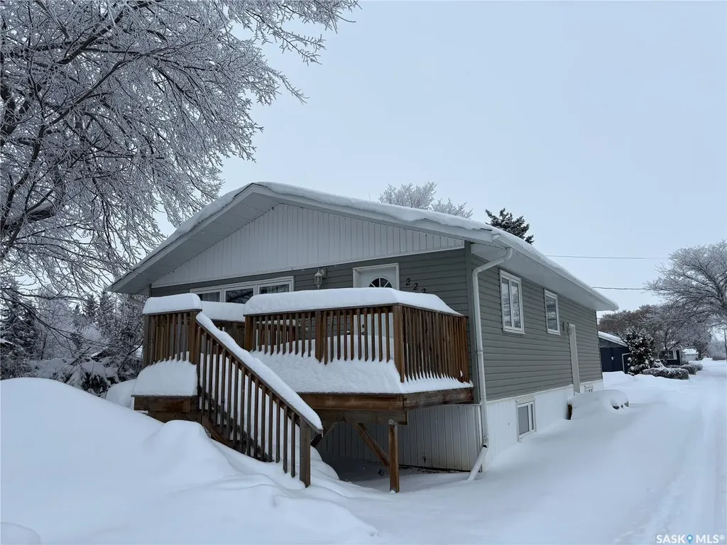 222 1st Street NE Wadena SK S0A 4J0