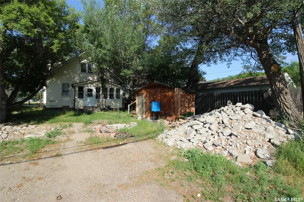 564 1st Street W Shaunavon SK S0N 2M0