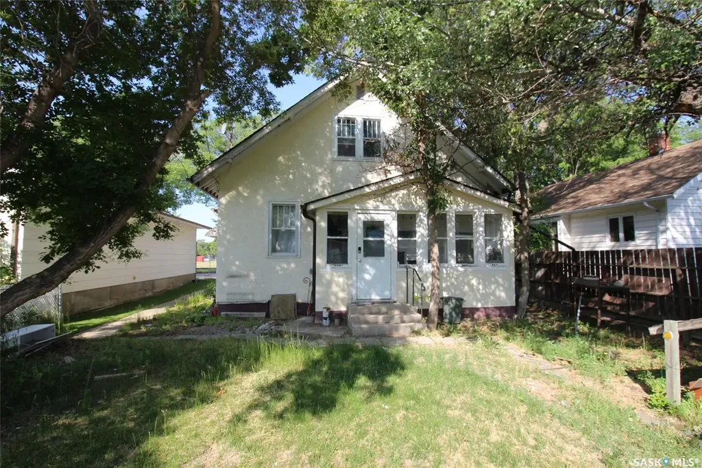 564 1st Street W Shaunavon SK S0N 2M0