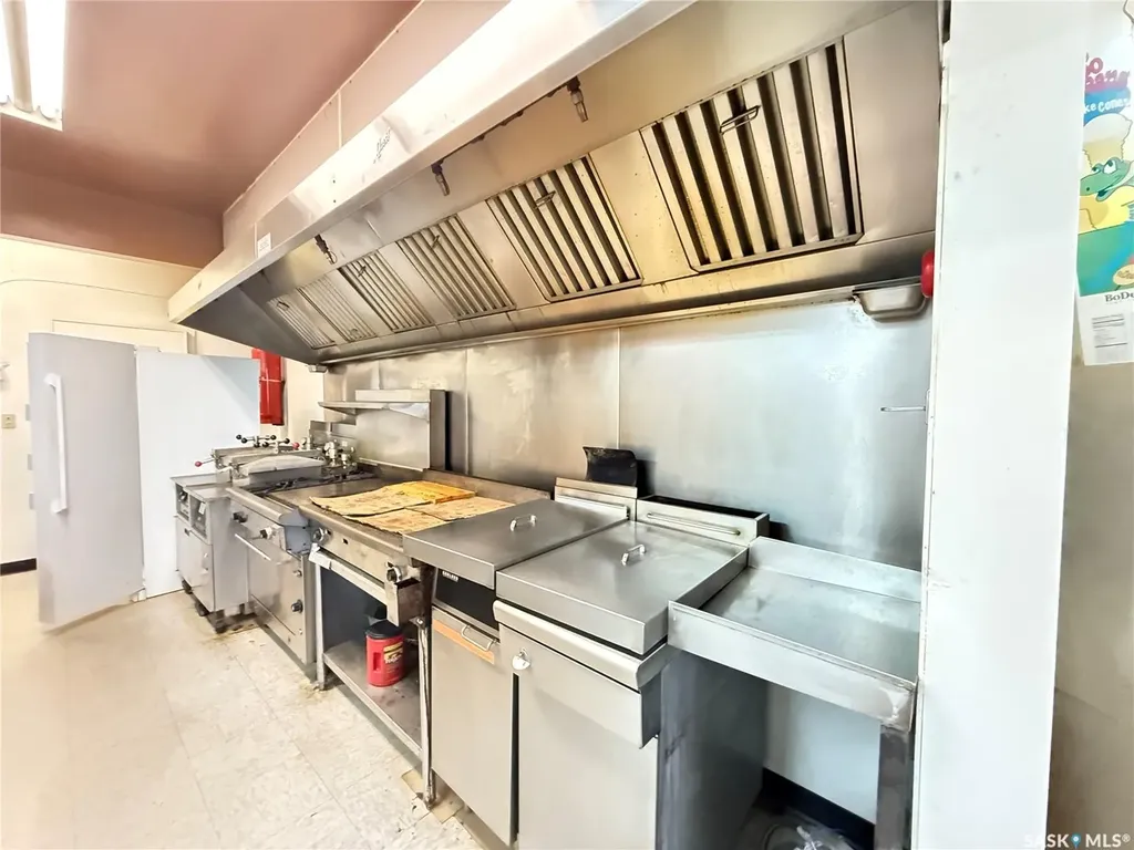 303 1st Avenue E Gravelbourg SK S0H 1X0