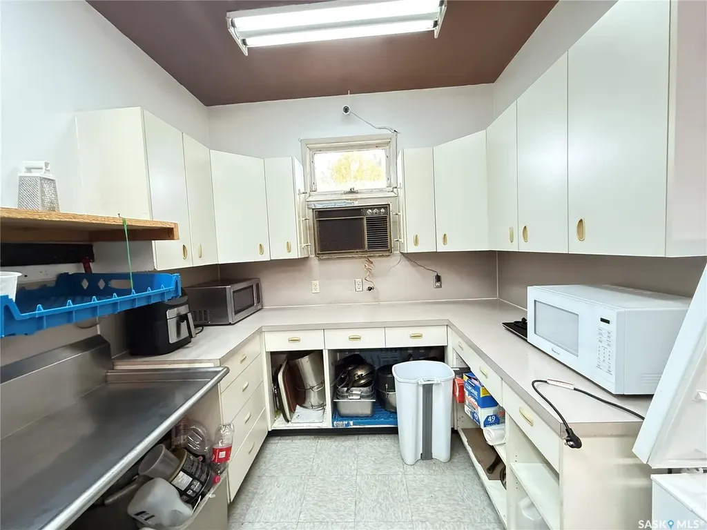 303 1st Avenue E Gravelbourg SK S0H 1X0