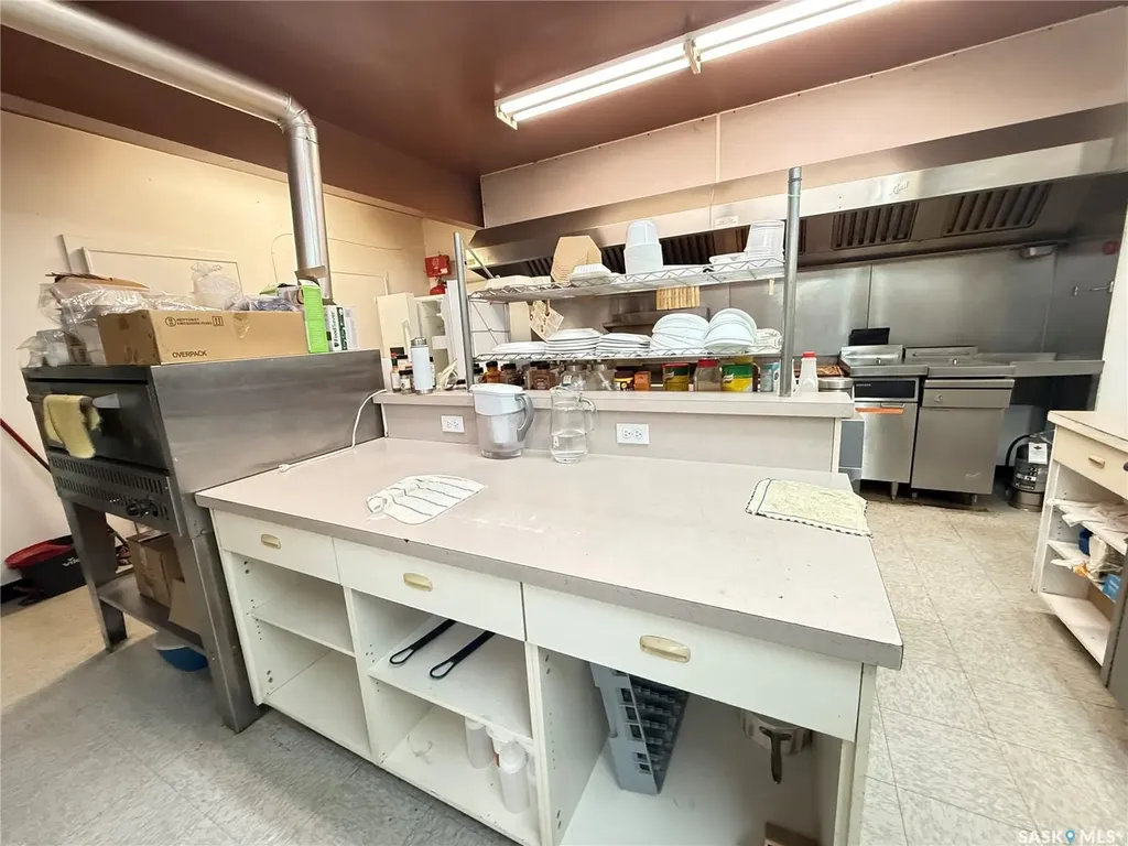303 1st Avenue E Gravelbourg SK S0H 1X0