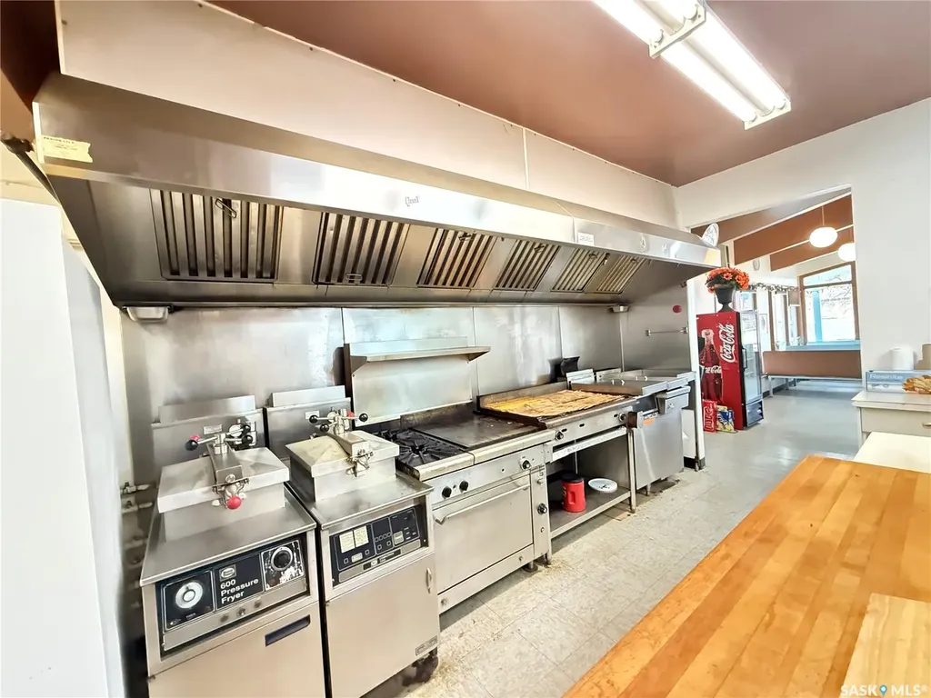 303 1st Avenue E Gravelbourg SK S0H 1X0