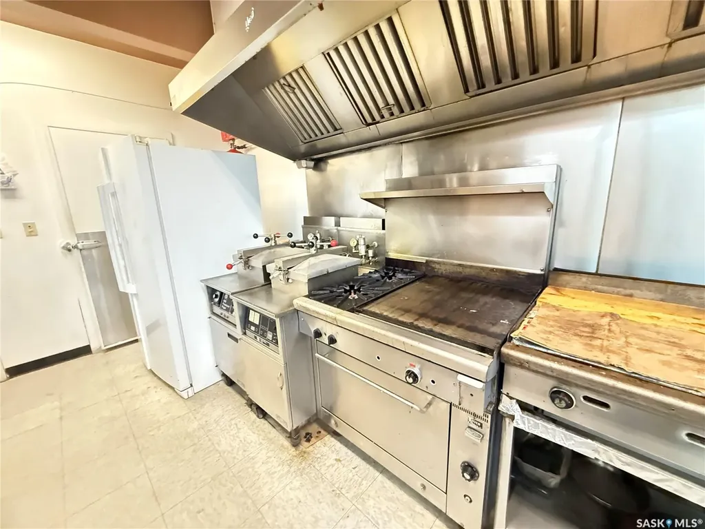 303 1st Avenue E Gravelbourg SK S0H 1X0