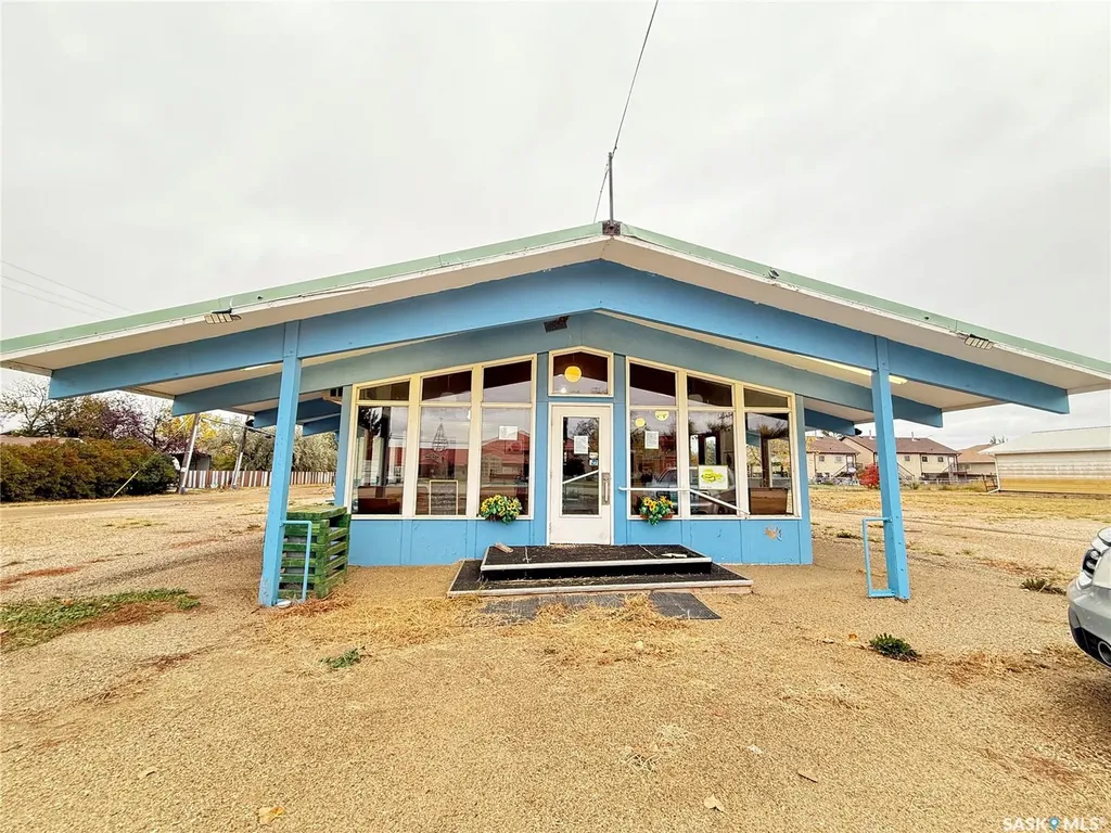 303 1st Avenue E Gravelbourg SK S0H 1X0
